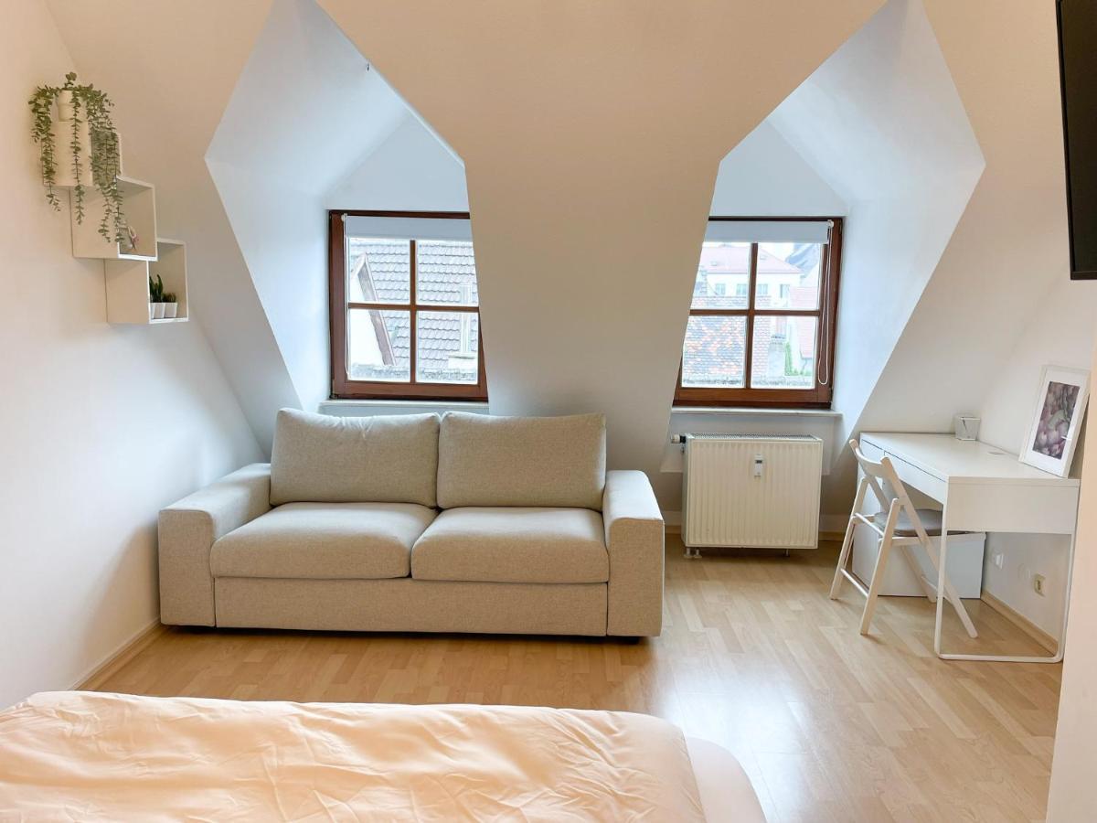Nami - Robin - Helle Apartments Mitten In Der Stadt Memmingen Exteriör bild
